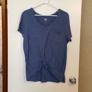 Comfy tied T shirt.